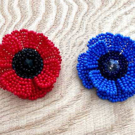 beaded red poppy with the alternative blue oloured beaded poppy from the beaded poppy beading kits