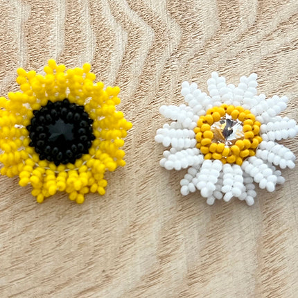 the four beaded flowers that can be made from our range of beaded flower beading kits