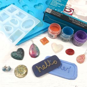 Make resin jewellery in this resin jewellery workshop