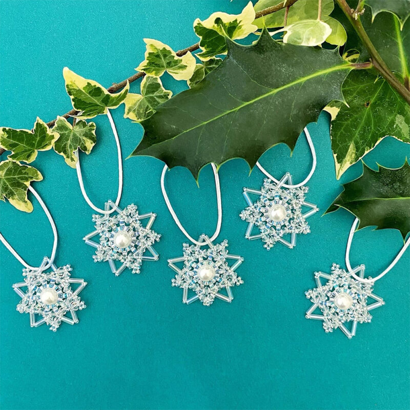 Festive Snowflakes Decoration Kit