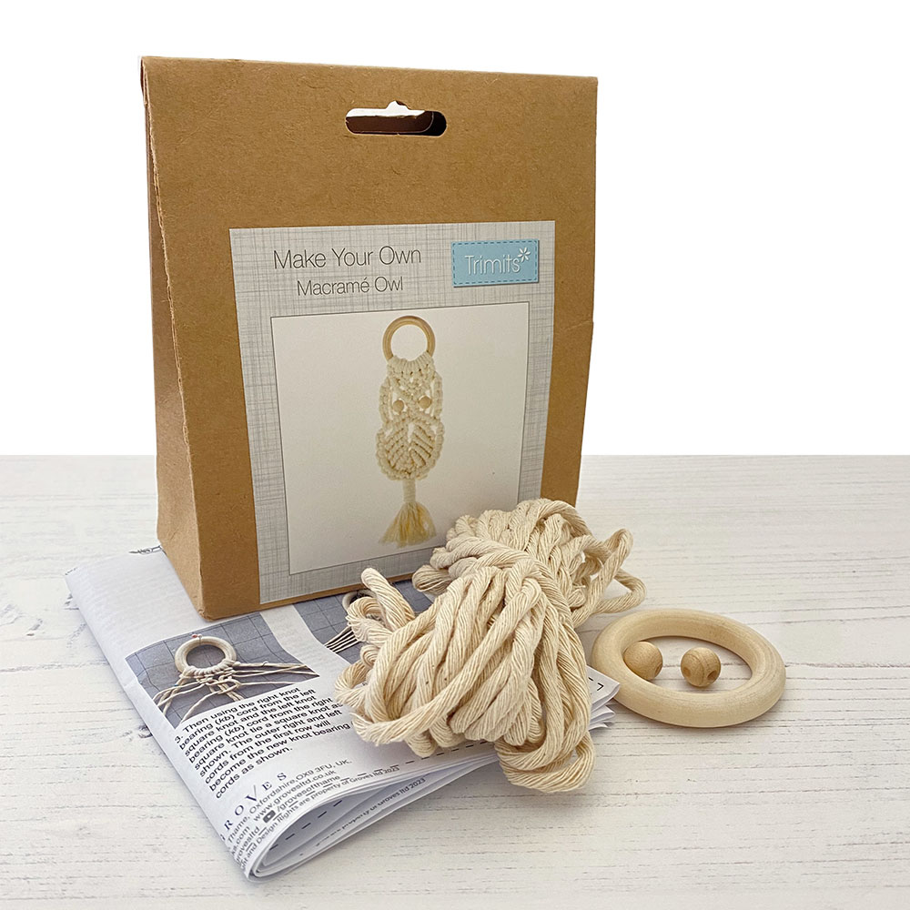 Solid Oak Lacy Squares Small Macrame Kit